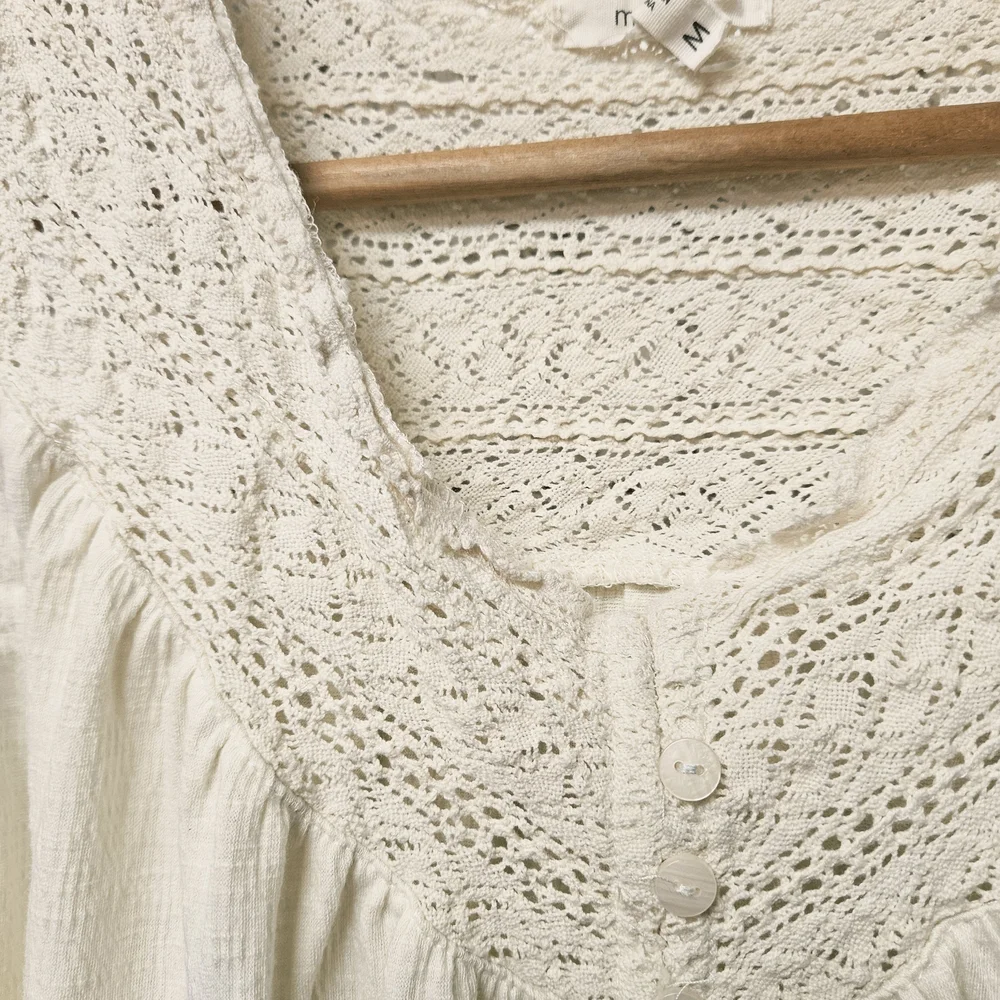 Maurice's Women's Ivory sleeveless Tank Top Size M Lace Detail V-Neck - Picture 3 of 6